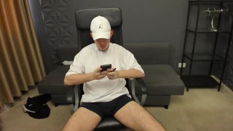 KrewVaughn online show from March 13, 11:51 am