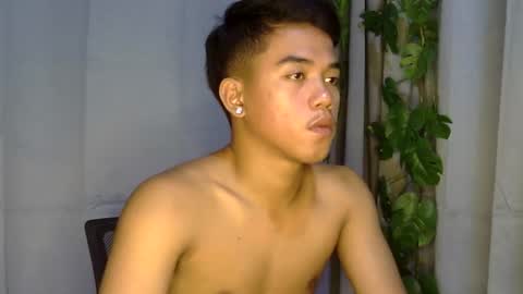 kritthanarkorn online show from May 14, 2:42 am