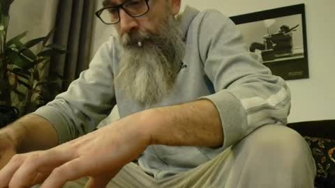 krummersaebel online show from April 15, 7:58 pm