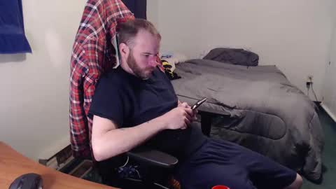 Snapshot of kuggy570 chatting on March 8, 11:39 pm Kuggy online show from March 8, 11:39 pm