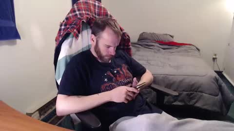 Snapshot of kuggy570 chatting on February 8, 12:39 pm Kuggy online show from February 8, 12:39 pm