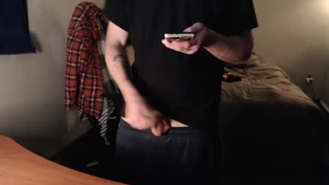 Snapshot of kuggy570 chatting on January 13, 12:09 am Kuggy online show from January 13, 12:09 am