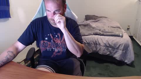 Snapshot of kuggy570 chatting on October 3, 10:59 pm Kuggy online show from October 3, 10:59 pm