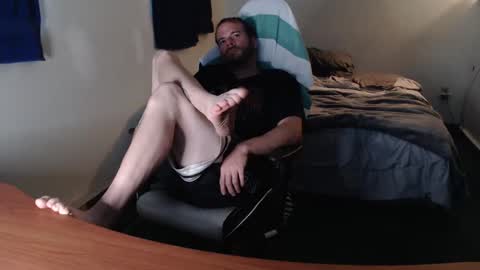Snapshot of kuggy570 chatting on October 5, 9:41 pm Kuggy online show from October 5, 9:41 pm