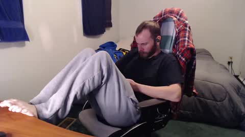 Snapshot of kuggy570 chatting on December 3, 8:28 pm Kuggy online show from December 3, 8:28 pm