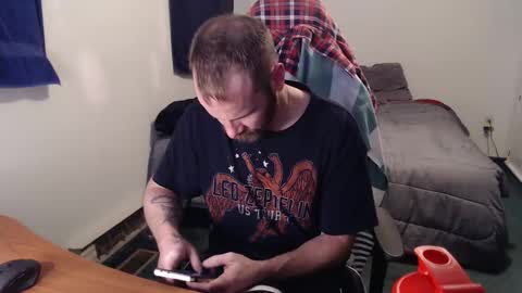 Snapshot of kuggy570 chatting on January 6, 11:31 pm Kuggy online show from January 6, 11:31 pm