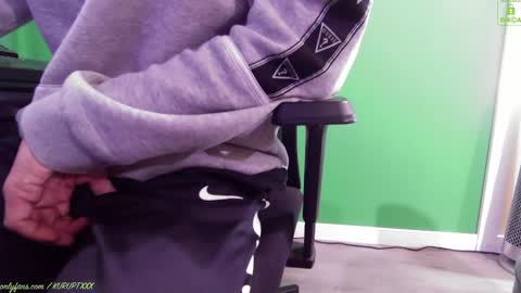 Snapshot of kuruptxxx chatting on February 23, 6:08 pm kuruptxxx online show from February 23, 6:08 pm