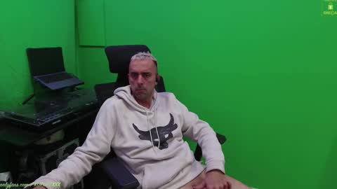 Snapshot of kuruptxxx chatting on February 13, 8:45 pm kuruptxxx online show from February 13, 8:45 pm