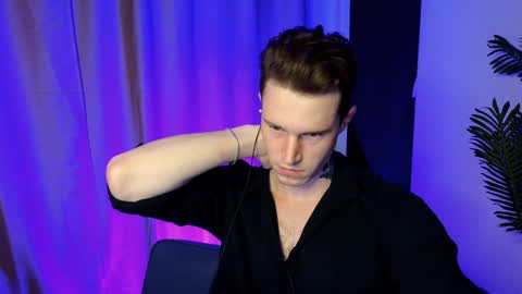 Snapshot of kyle_4u chatting on December 28, 6:39 am Kyle online show from December 28, 6:39 am