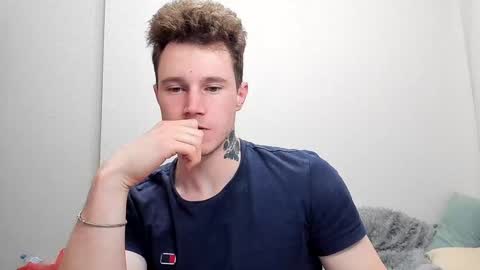 Snapshot of kyle_4u chatting on December 24, 11:22 pm Kyle online show from December 24, 11:22 pm