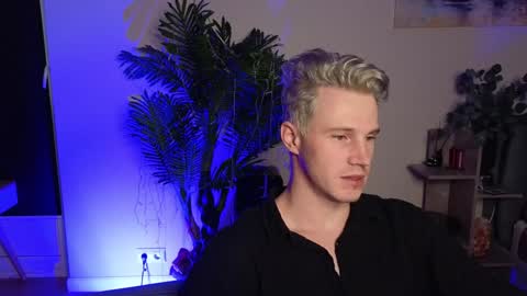 Snapshot of kyle_4u chatting on January 4, 7:45 am Kyle online show from January 4, 7:45 am