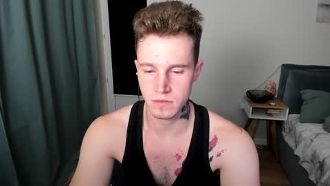 Snapshot of kyle_4u chatting on December 3, 7:33 pm Kyle online show from December 3, 7:33 pm
