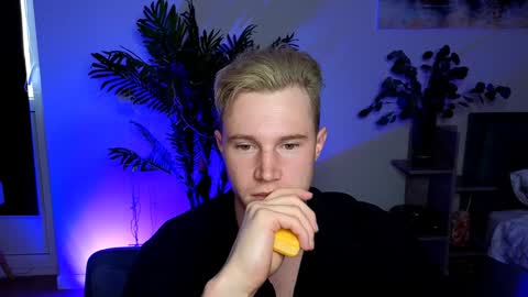 Snapshot of kyle_4u chatting on January 22, 8:40 am Kyle online show from January 22, 8:40 am