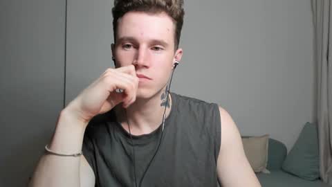 Snapshot of kyle_4u chatting on December 21, 7:27 pm Kyle online show from December 21, 7:27 pm