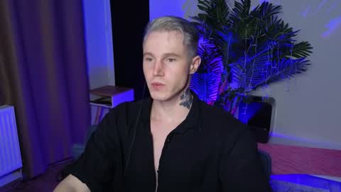 Snapshot of kyle_4u chatting on January 1, 5:33 pm Kyle online show from January 1, 5:33 pm