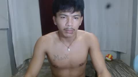 kyle_lourence online show from May 1, 5:32 am