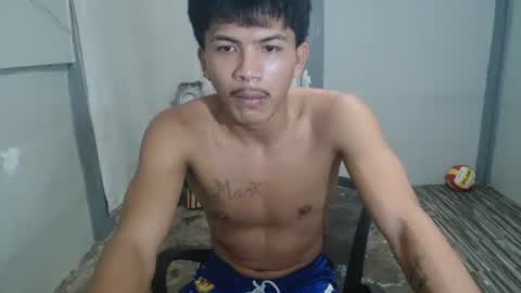 kyle_lourence online show from May 12, 1:47 am