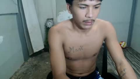kyle_lourence online show from May 14, 10:57 am