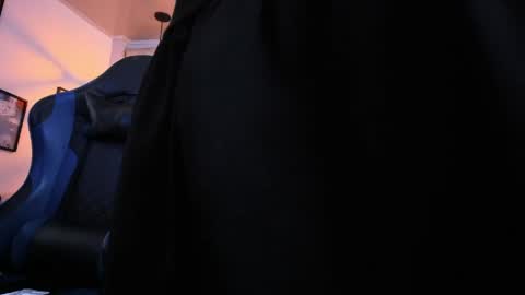 ---kylee--- online show from April 9, 12:08 am