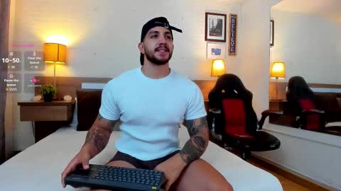 Snapshot of kylenorth_ chatting on October 14, 11:28 am kylenorth_ online show from October 14, 11:28 am