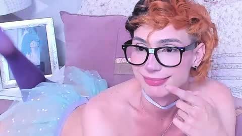 Kylie jl online show from April 29, 8:37 pm