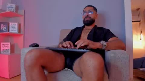 Kylliam Levis online show from March 11, 4:08 am