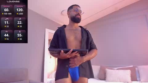 Snapshot of kylliamlevis chatting on October 26, 9:17 pm Kylliam Levis online show from October 26, 9:17 pm