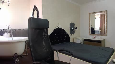 KysonOnyx online show from October 29, 11:46 am