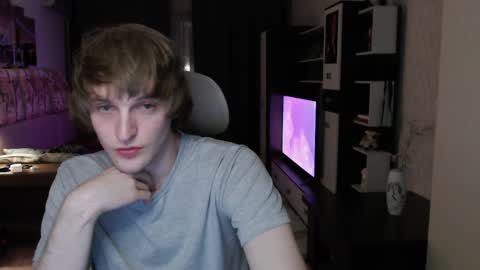 l1onkennedy online show from April 4, 6:49 pm