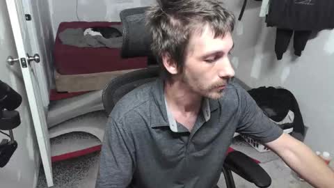 Snapshot of l1v1nth3dr3am chatting on October 29, 6:16 am l1v1nth3dr3am online show from October 29, 6:16 am