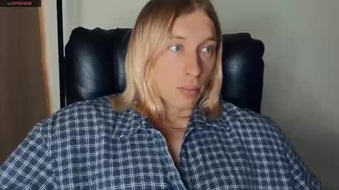 Adonis online show from April 10, 7:15 am