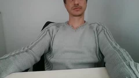 labelette007 online show from May 12, 1:41 pm