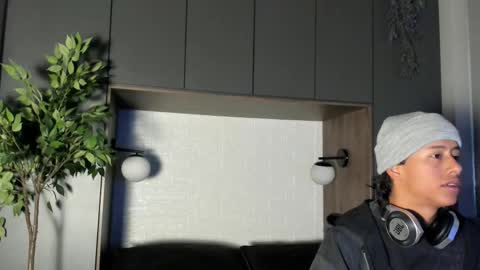 Snapshot of labrinthteasing chatting on October 9, 12:10 pm labrinthteasing online show from October 9, 12:10 pm