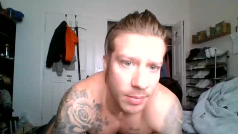 Snapshot of lacrioxcum18 chatting on February 15, 3:50 pm lacrioxcum18 online show from February 15, 3:50 pm