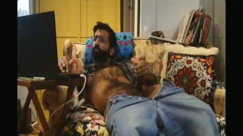 Ali online show from April 14, 4:06 pm