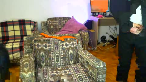 Snapshot of lajose52 chatting on January 19, 1:55 pm lajose52 online show from January 19, 1:55 pm