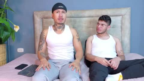 Lance  Max  online show from April 21, 2:51 am