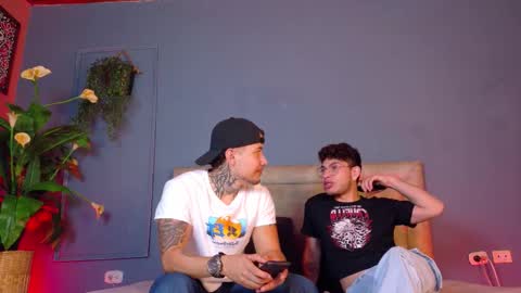 Lance  Max  online show from March 26, 2:04 am