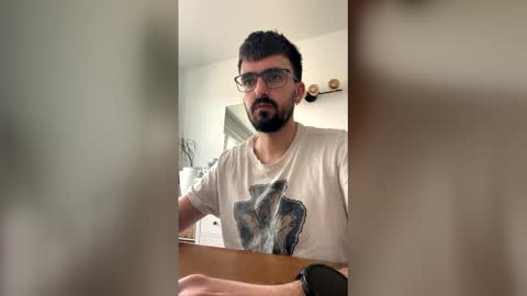 lander920612 online show from March 4, 10:11 am