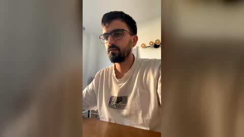 lander920612 online show from March 24, 5:40 pm