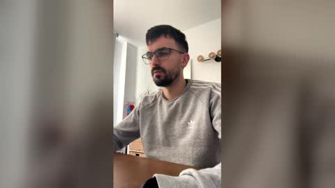 lander920612 online show from March 13, 8:33 am