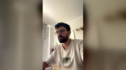 lander920612 online show from April 6, 8:59 am