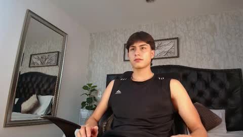 landercruz online show from November 12, 8:25 pm