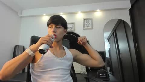 landercruz online show from October 31, 5:09 am