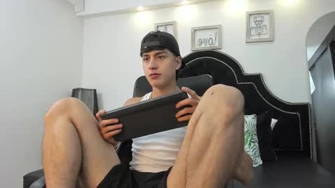 landercruz online show from November 5, 4:36 am