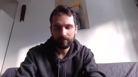 laraaan online show from January 10, 1:37 pm