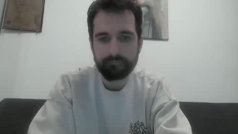 laraaan online show from November 9, 3:38 pm