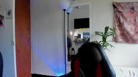 larry_stewart online show from April 12, 5:47 pm