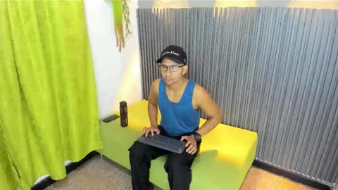 LARRY online show from February 2, 1:08 pm