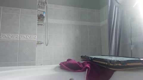 larrybrugs online show from February 4, 4:35 pm